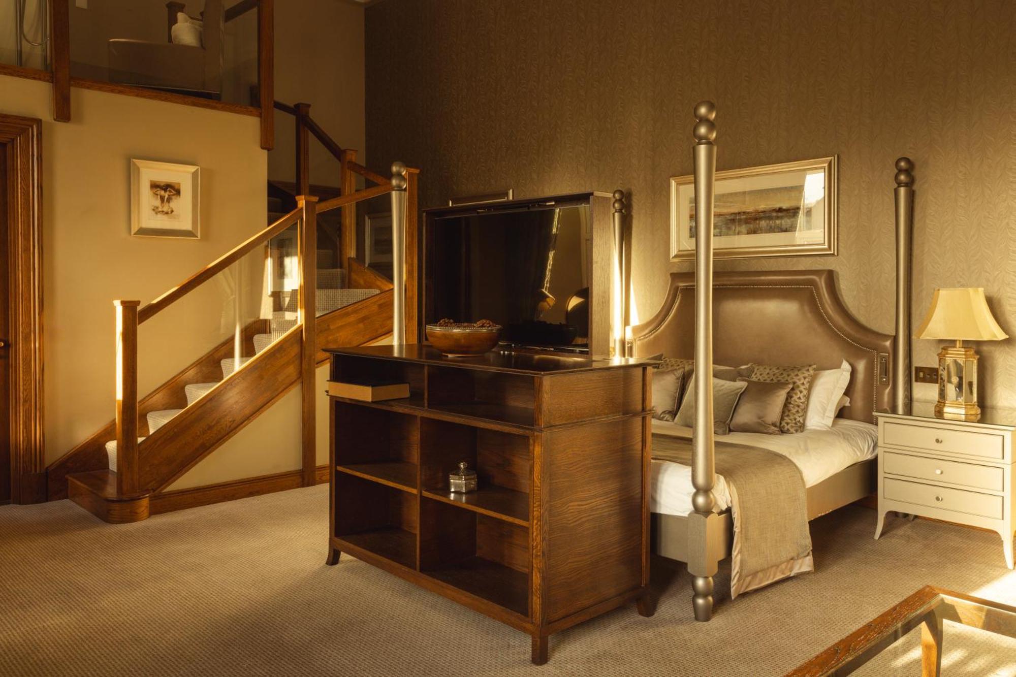 The Station Hotel Rothes Екстериор снимка